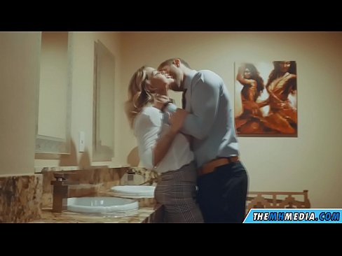 ❤️ Büyük memeli bir sarışın seni umumi tuvalette baştan çıkardığında ❤❌ Seks videosu bize %tr.tengkuangzhong.top ❌